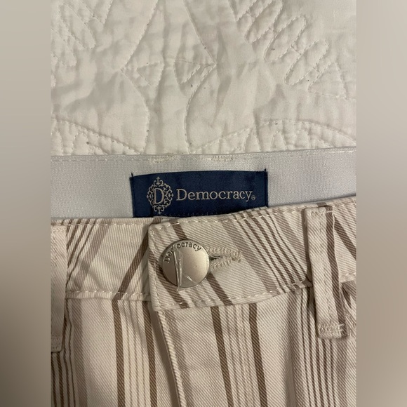 NWT Democracy AbsolutionHigh Rise Short - Picture 3 of 10